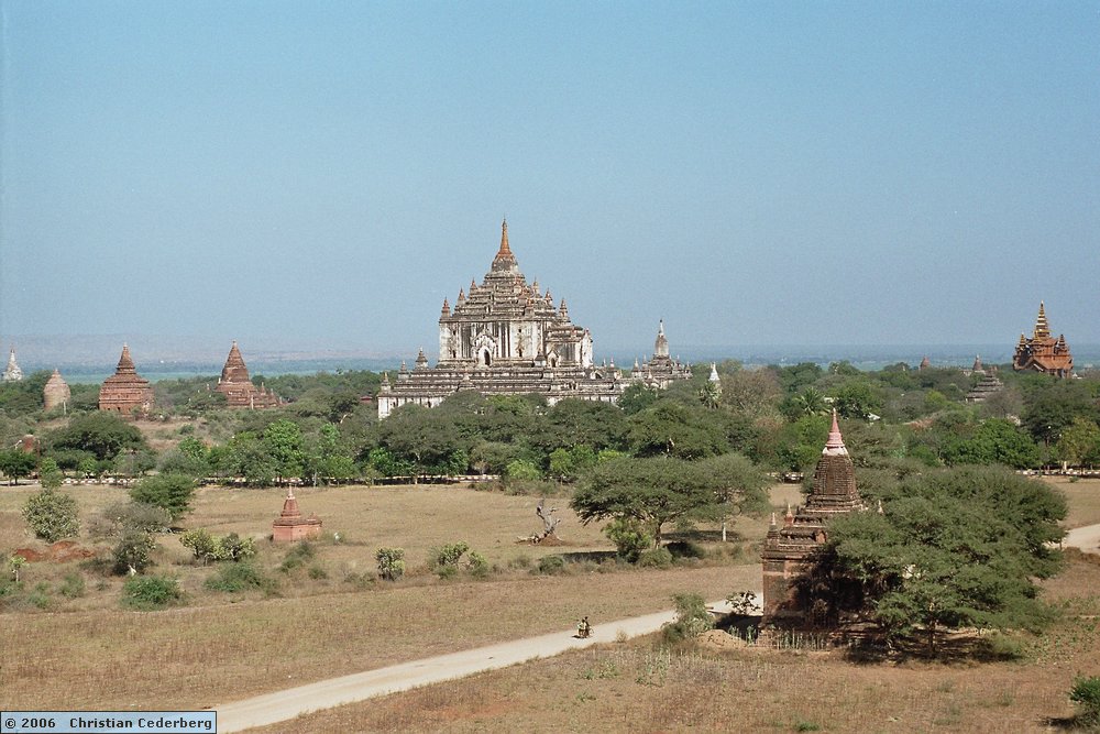 2006-02-14 (40) Old Bagan - Pagodas.jpg
