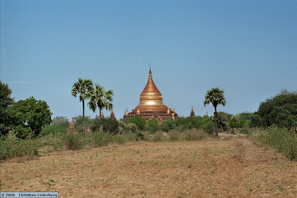 2006-02-14 (54) Old Bagan - Pagodas.jpg
