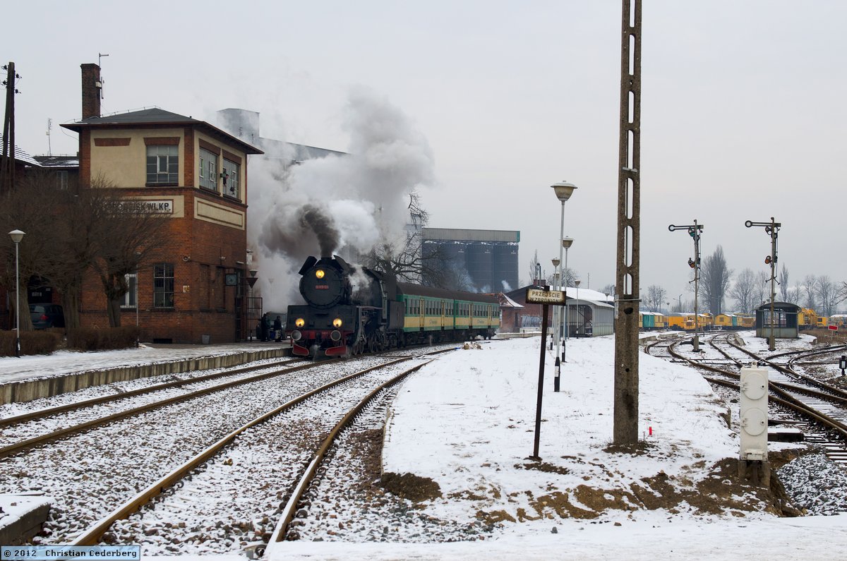2012-02-07 10.39 Ol49-59 arriving at Grodzisk with Wolsztyn-bound train.jpg