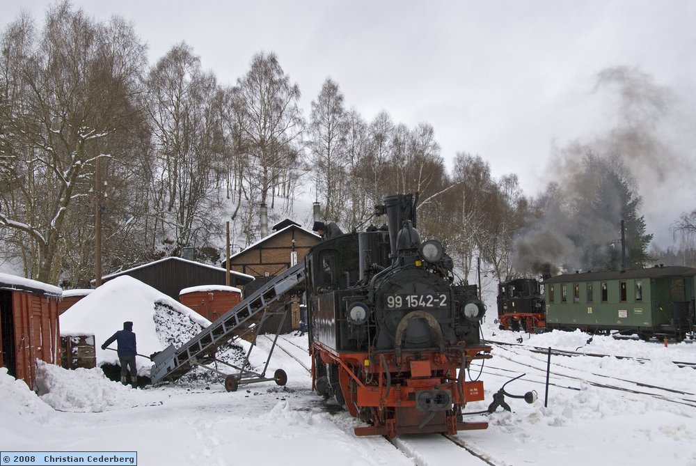 2008-03-21 08.47 99 1542 taking coal in Jhstadt.jpg
